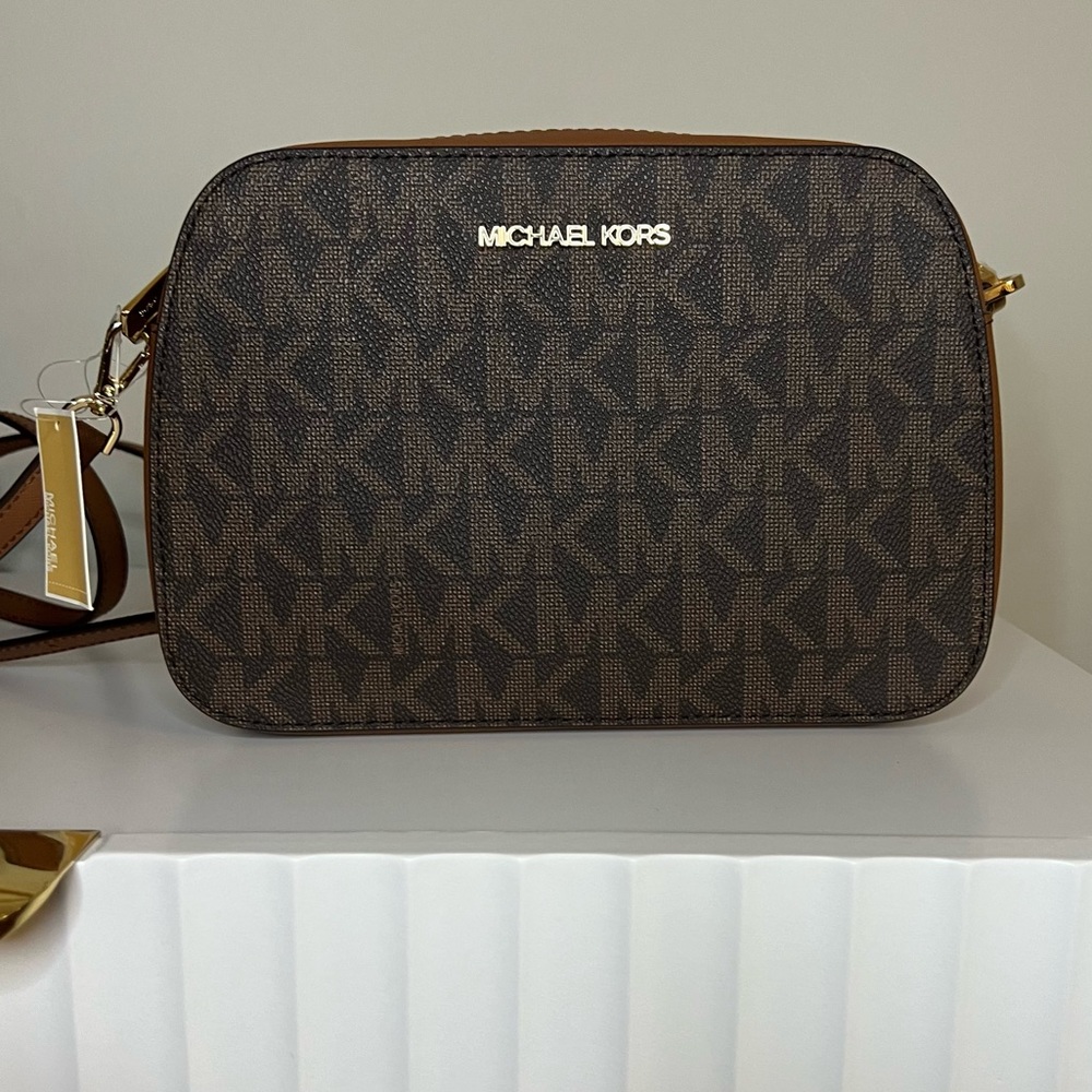 NWT Micheal Micheal Kors Houston Brown Luggage Zip Crossbody